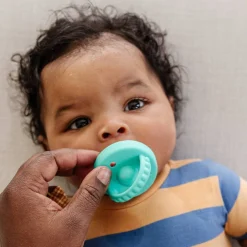 Morepeas Flip & Store Pacifier