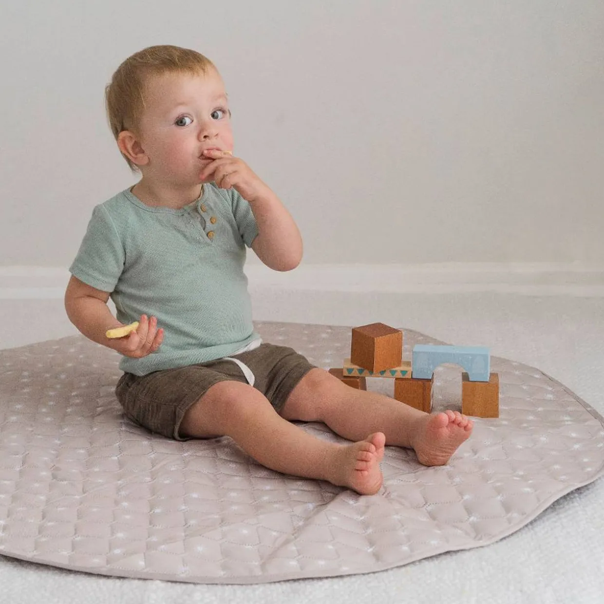 Nestling Large Waterproof Quilted Play Mat
