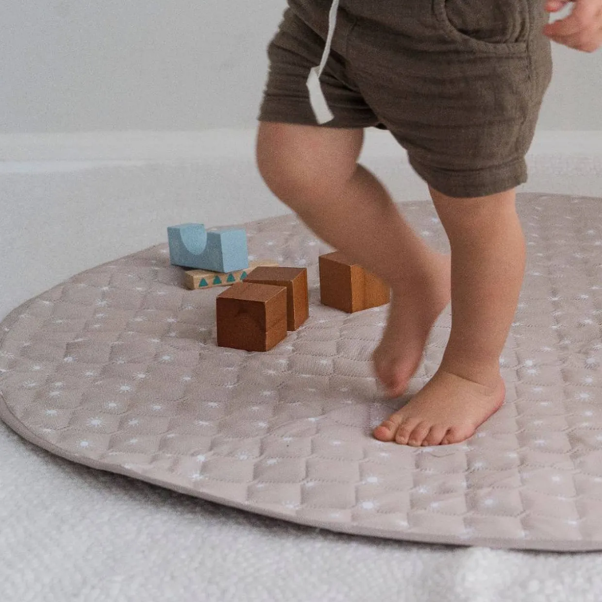 Nestling Large Waterproof Quilted Play Mat