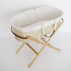 Nestling Moses Basket